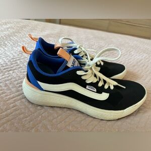 Women’s vans ultra Cush ultra range size 7